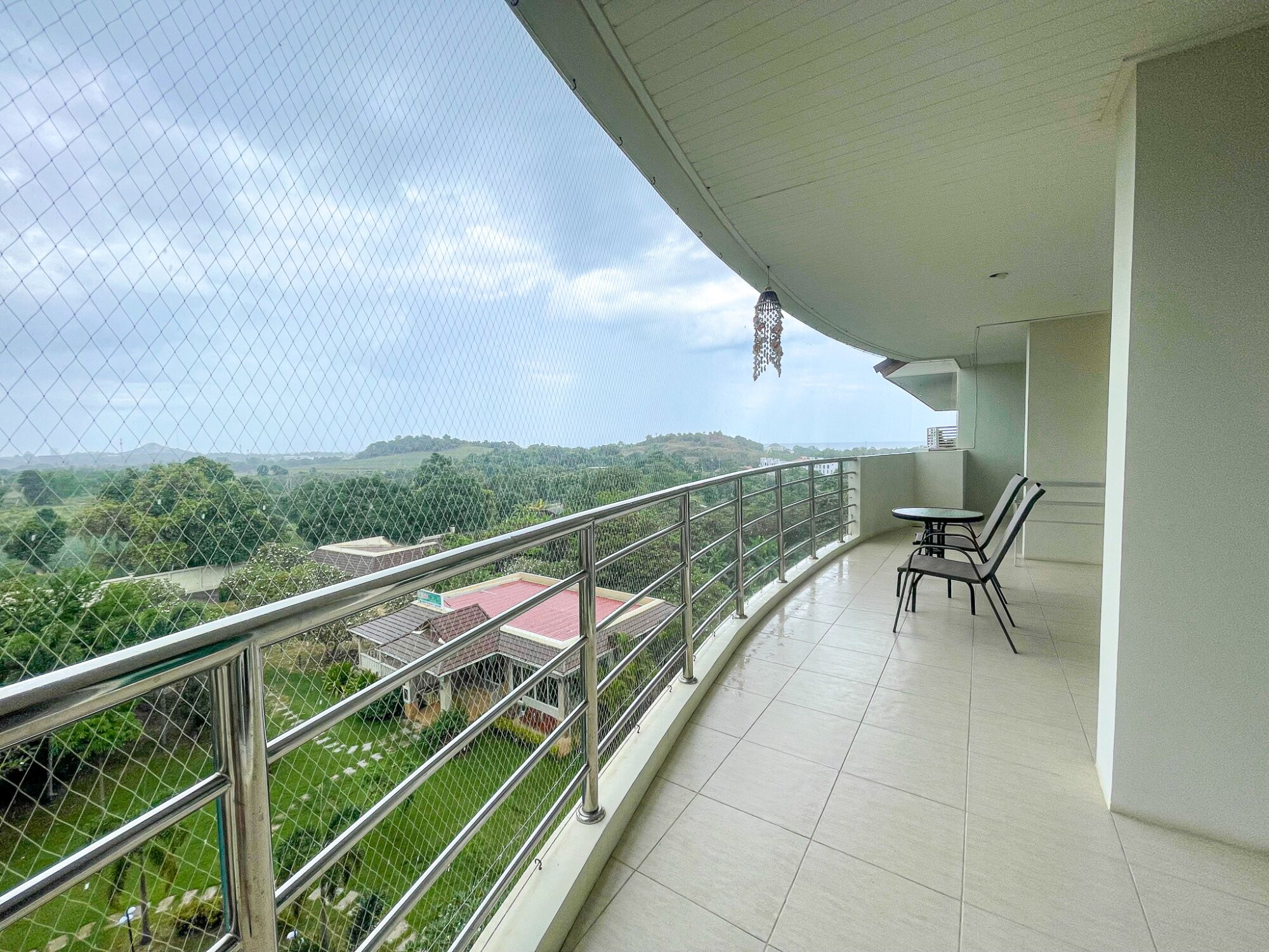 Searidge: Absolutely Stunning 2 Bedroom Condo For Sale 