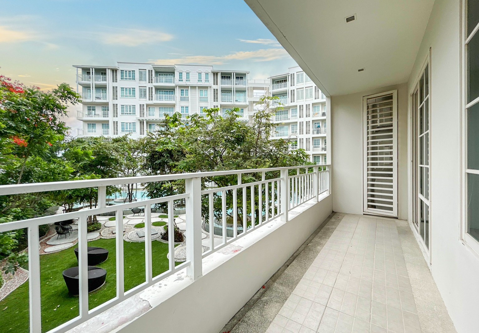 Luxury 2 Bedroom Condo in Khao Takiap 