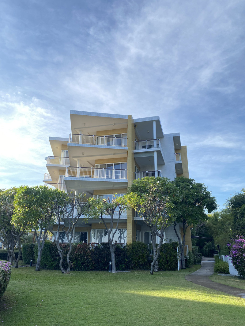 Low Rise Luxury Beach Front Condo with Full Sea View in Cha-am 