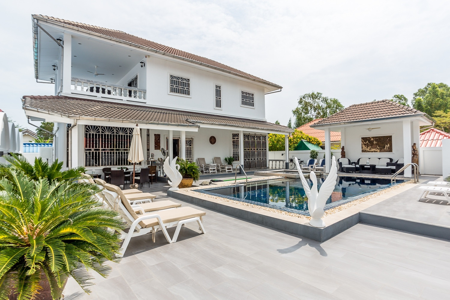 Good Value 2 Story House For Sale Chantha Village Hua Hin / Cha Am 