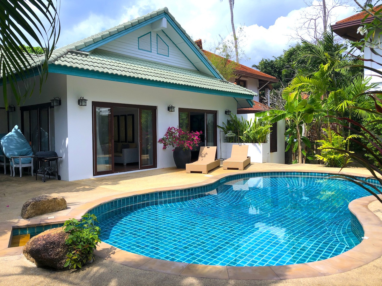 3 bedroom house for sale close to the beach 