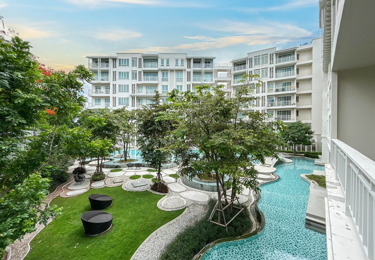 Luxury 2 Bedroom Condo in Khao Takiap 