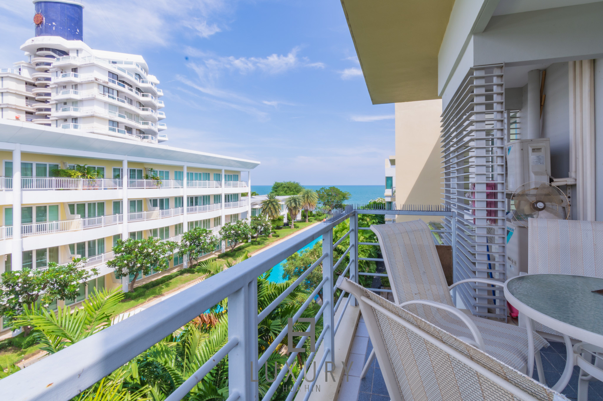 Baan Sanpluem: 2 Bedroom Beachside Condo 