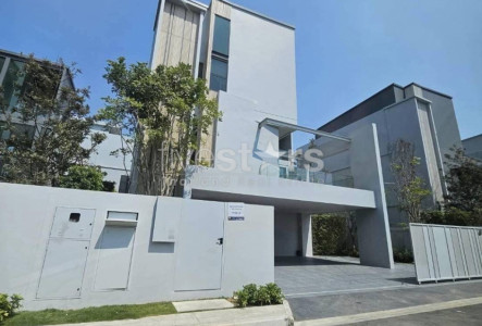Modern detached house with 4 bedrooms available for rent on Krungthepkreetha-Rama 9