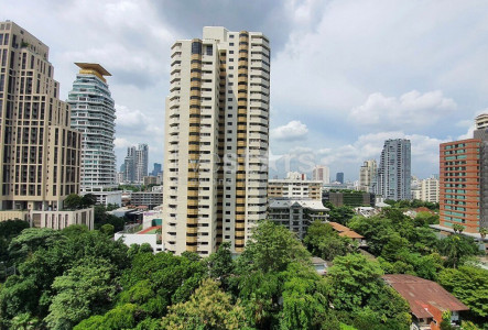 High end 2-bedroom condo for sale close to BTS Phromphong