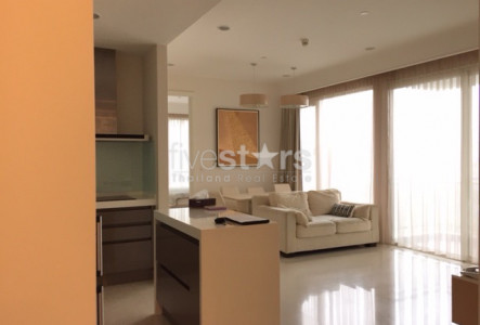 2-bedroom spacious condo for rent close to Chit Lom BTS Station