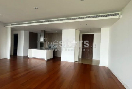 3-bedroom condo for rent close to Ratchadamri BTS Station